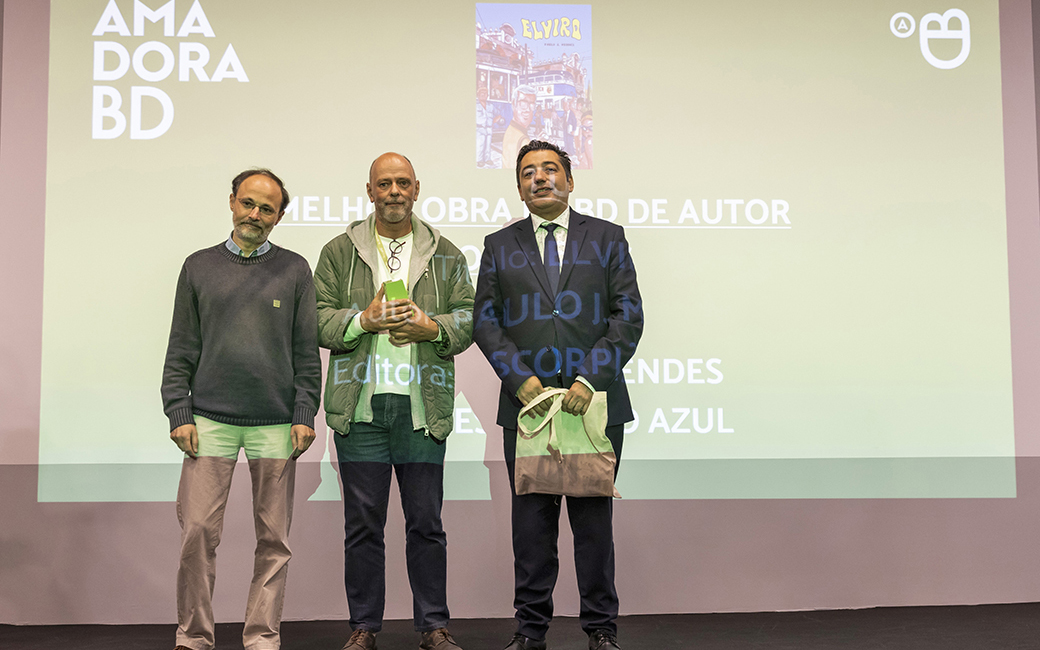 Vítor Ferreira, Vice-Presidente da CMA, entrega prémio à Melhor Obra de Banda Desenhada de Autor Português | Elviro, de Paulo J. Mendes, edição da Escorpião Azul