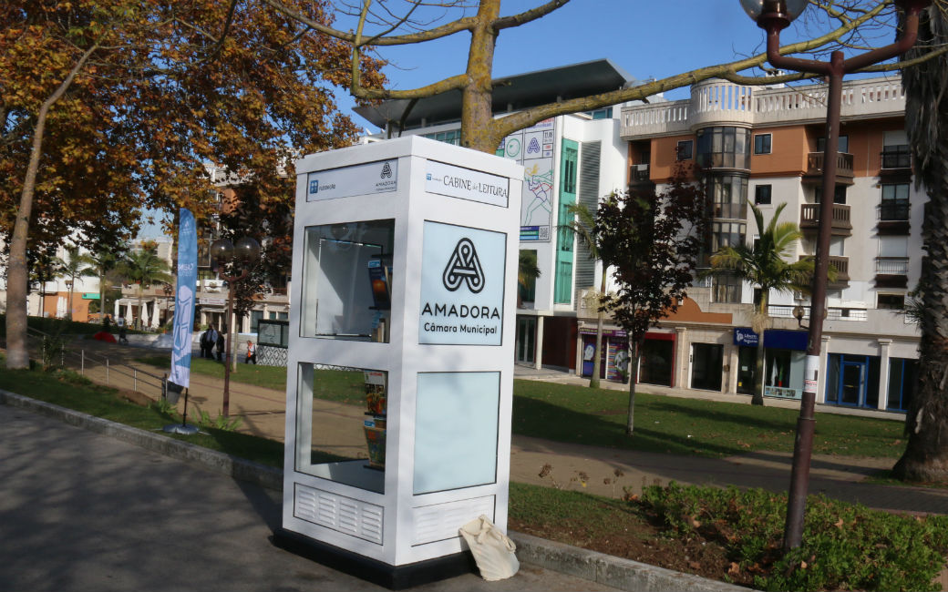 Cabine de Leitura na Amadora | junto ao jardim da Biblioteca Municipal Fernando Piteira Santos 