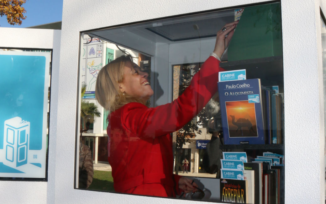 Carla Tavares, Presidente da CMA, na inauguração da Cabine de Leitura