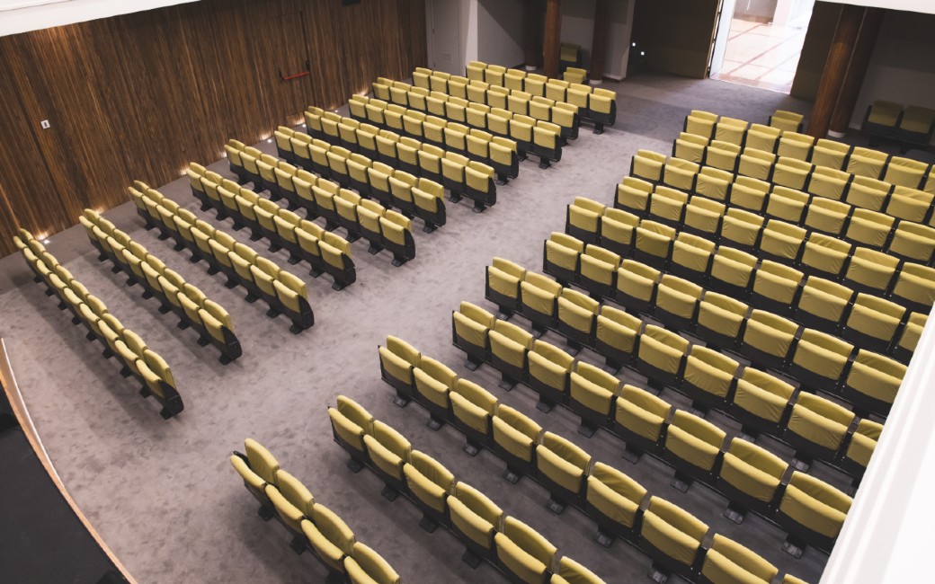 Interior dos Recreios da Amadora