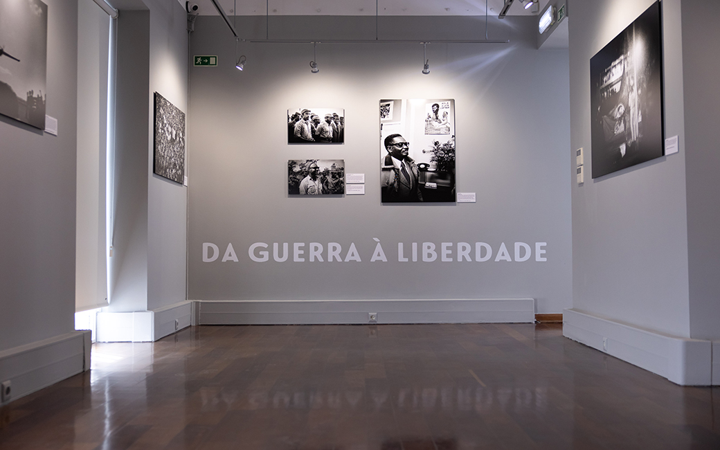 Celebrações dos 50 anos do 25 de Abril na Amadora | Exposição de Alfredo Cunha "25 de Abril de 1974, quinta-feira"