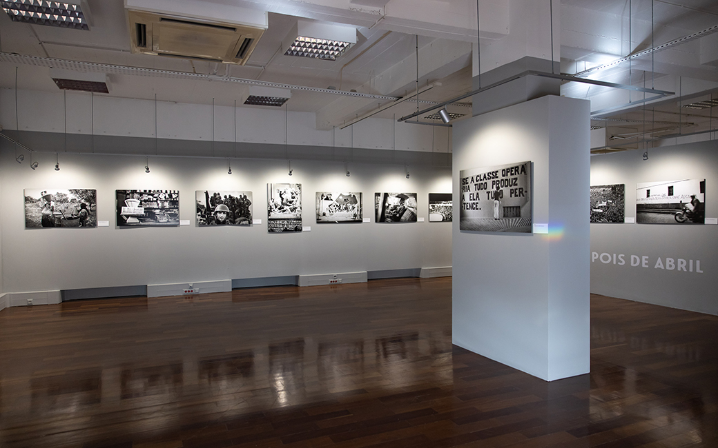 Celebrações dos 50 anos do 25 de Abril na Amadora | Exposição de Alfredo Cunha "25 de Abril de 1974, quinta-feira"