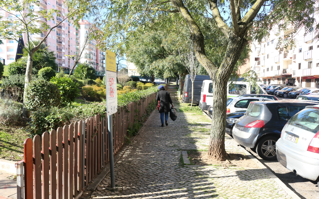 Pista de Caminhada em Alfragide com extensão à Alameda dos Moinhos