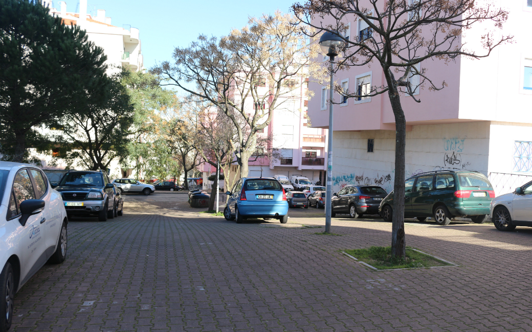 Pista de Caminhada em Alfragide com extensão à Alameda dos Moinhos