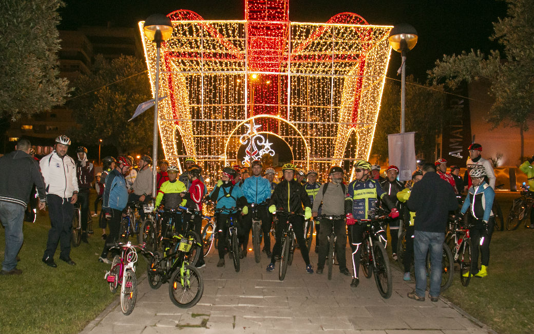 As luzes de Natal dão um colorido diferente ao passeio