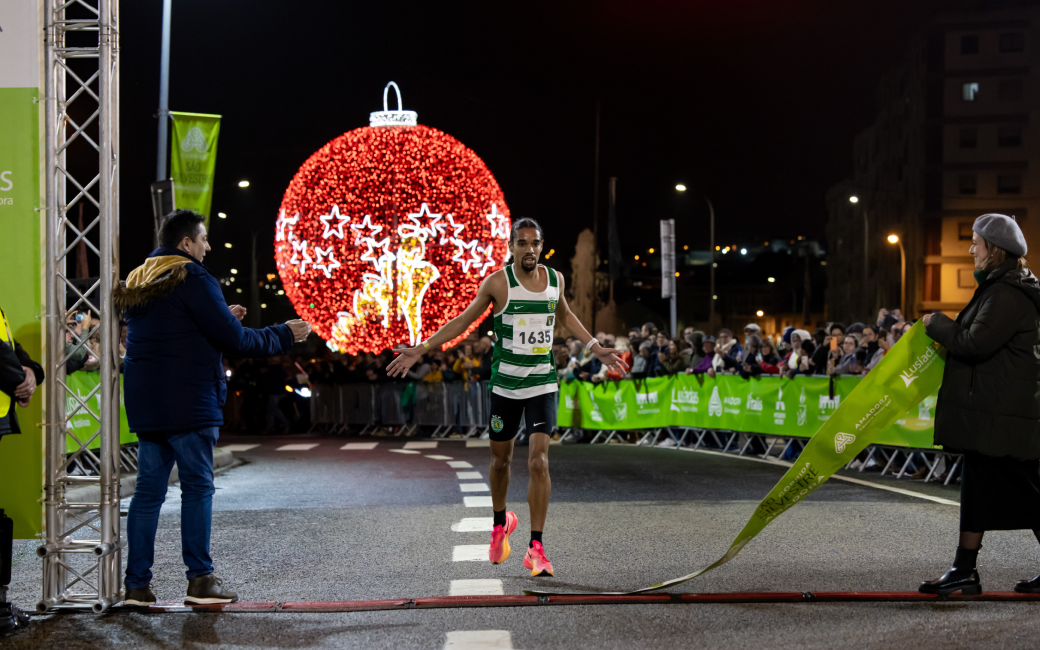 Natural da cidade da Amadora, Ruben Amaral vive e treina na terra que o viu nascer. O melhor português no último Campeonato da Europa de Corta-Mato e uma das grandes esperanças do atletismo português esteve sempre na frente da prova e consolidou a vantagem ao longo dos 10 km. Ruben Amaral conseguiu chegar à meta isolado e estreou-se como vencedor da Corrida São Silvestre Amadora com o registo de 30m19s.