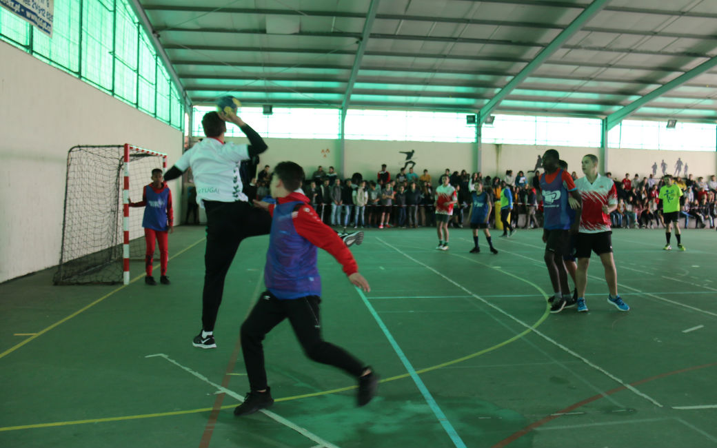 Participaram 14 equipas, masculinas e femininas.