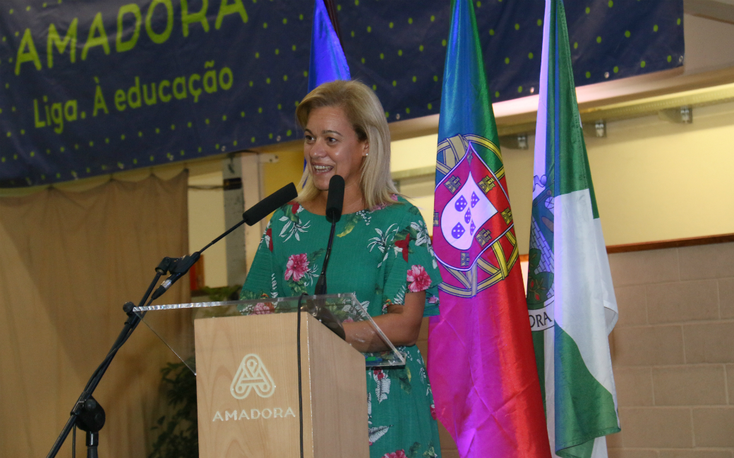 Carla Tavares, Presidente da Câmara Municipal da Amadora, garantiu que a razão pela qual hoje estavam reunidos eram os alunos e na aposta que o concelho faz no seu futuro e sucesso. Homenageou os melhores alunos do 9.º e 12.º anos, bem como os funcionários aposentados. Enalteceu ainda o papel dos assistentes operacionais, professores e demais funcionários.