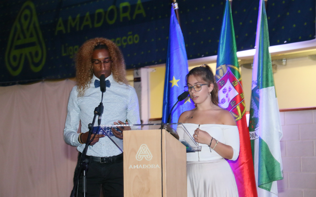 A apresentação do evento esteve a cargo de Ayrton Luz e Daniela Simões, do grupo de teatro da escola anfitriã