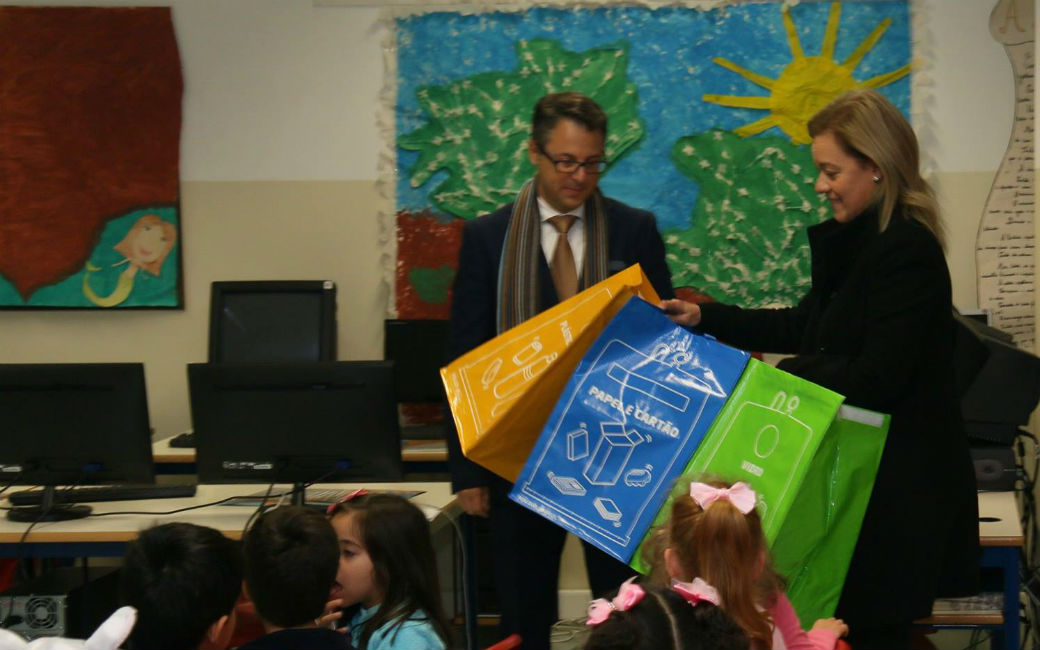 Escolas da Amadora recebem Ecobags
