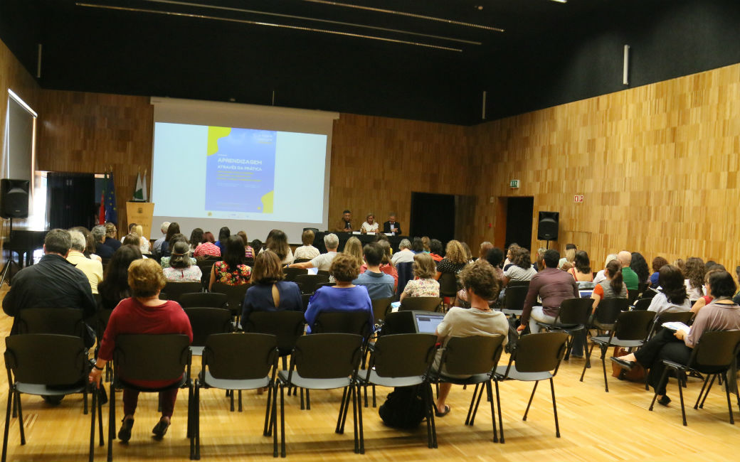 Seminário “Aprendizagem através da prática - comunidades locais a trabalhar e aprender em conjunto para prevenir e reduzir o abandono escolar”