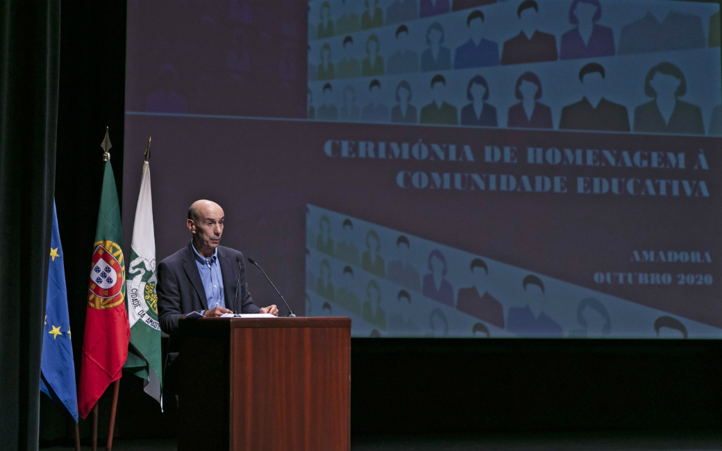 A Câmara Municipal da Amadora deu as boas vindas à comunidade educativa do concelho, numa cerimónia de homenagem que decorreu no passado dia 13 de outubro, nos Recreios da Amadora.