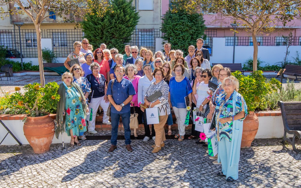 Autarquia homenageia profissionais de educação aposentados 