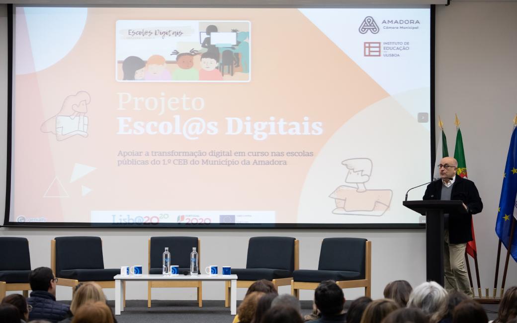 Fernando Albuquerque Costa, coordenador do Projeto Escol@s Digitais, do Instituto de Educação da Universidade de Lisboa, fez a apresentação geral do Projeto Escol@s Digitais