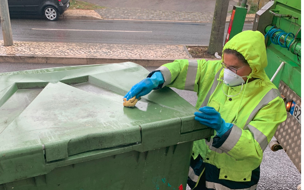 COVID - 19 | Higienização de contentores e viaturas de recolha de resíduos