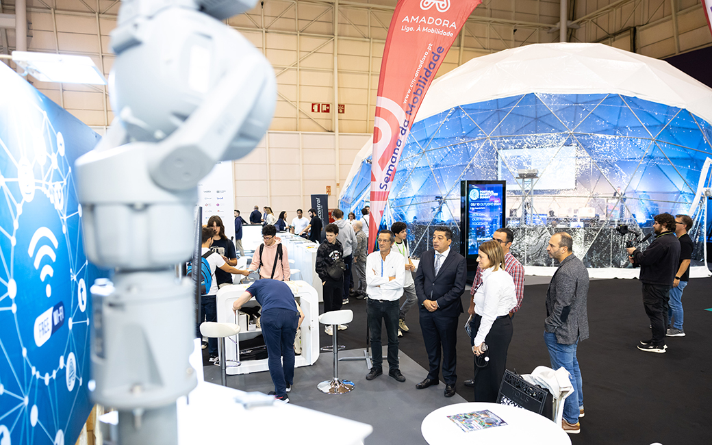 Vítor Ferreira, Presidente da Câmara Municipal da Amadora, em visita ao stand da autarquia e ao Portugal Smart Cities Summit