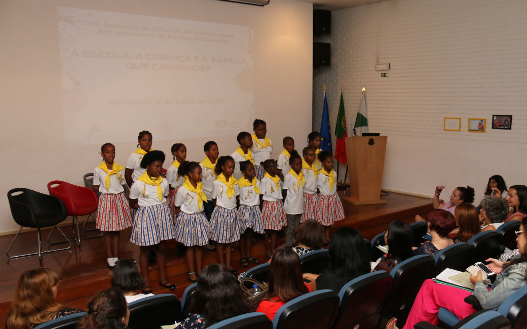 "Pequenas Espigas", grupo de cante alentejano da EB 1/JI Pedro D'Orey da Cunha