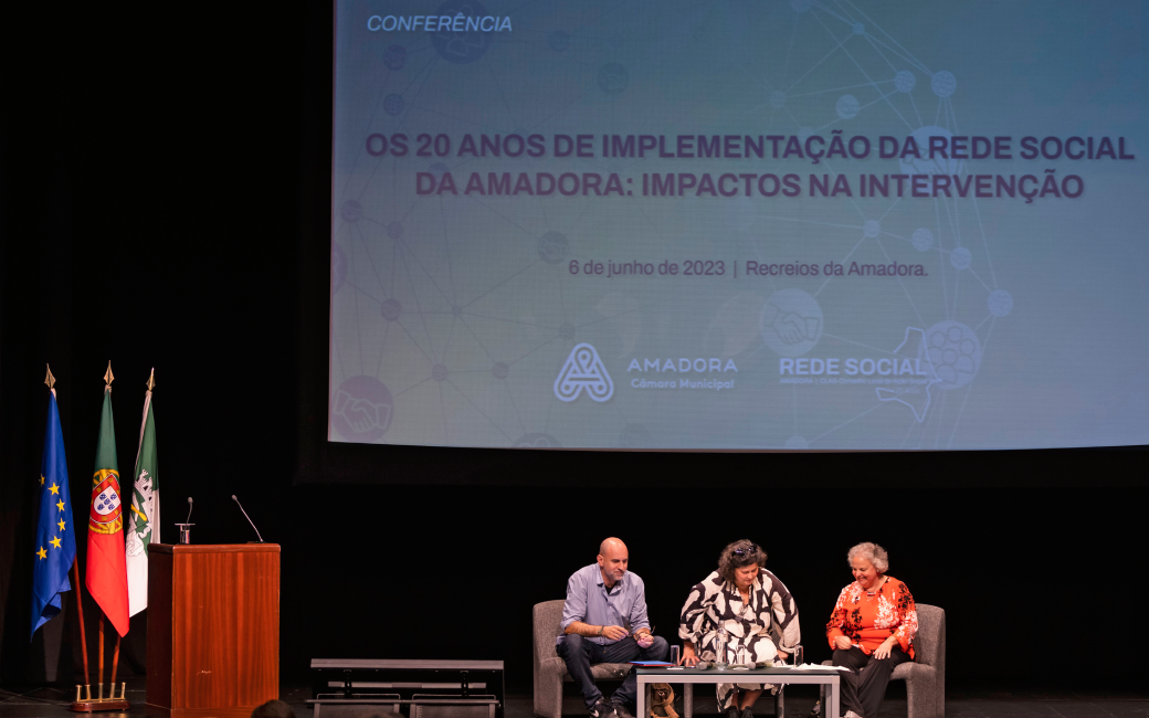 Esta iniciativa pretende comemorar os 20 anos de implementação do Programa Rede Social no município da Amadora, dando a conhecer o trabalho que tem vindo a ser desenvolvido em conjunto com todos os parceiros da cidade, bem como os projetos e ações inovadores que têm vindo a ser implementados no território.