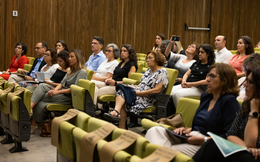 Esta iniciativa pretende comemorar os 20 anos de implementação do Programa Rede Social no município da Amadora, dando a conhecer o trabalho que tem vindo a ser desenvolvido em conjunto com todos os parceiros da cidade, bem como os projetos e ações inovadores que têm vindo a ser implementados no território.