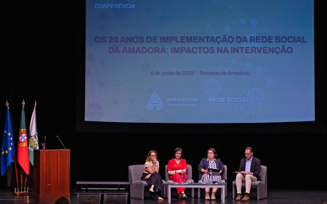 Esta iniciativa pretende comemorar os 20 anos de implementação do Programa Rede Social no município da Amadora, dando a conhecer o trabalho que tem vindo a ser desenvolvido em conjunto com todos os parceiros da cidade, bem como os projetos e ações inovadores que têm vindo a ser implementados no território.