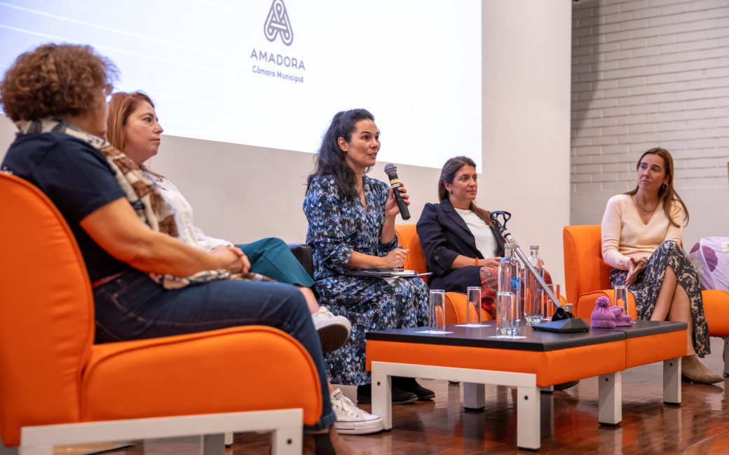 A mesa redonda contou a moderação da atriz Carla Chambel, mentora deste projeto.