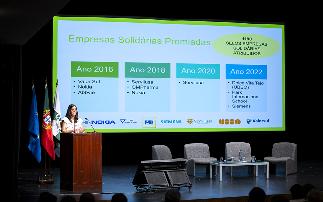Inês Mata, técnica da Câmara Municipal da Amadora, abordou o Programa de Responsabilidade Social da Amadora 