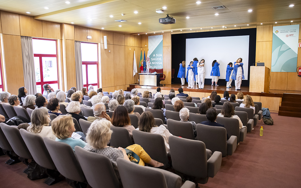 Momento musical intergeracional dinamizado pela associação CERCIAMA