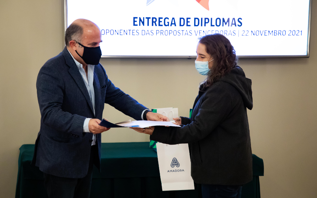 Entrega de Diploma à proponente da Proposta 24 – Skatepark e Bikezone – Alfragide
Projeto – Skatepark e Bikezone - Alfragide
Proponente: Liliana Elisa Pereira Madureira
Valor de investimento estimado: 150.000€