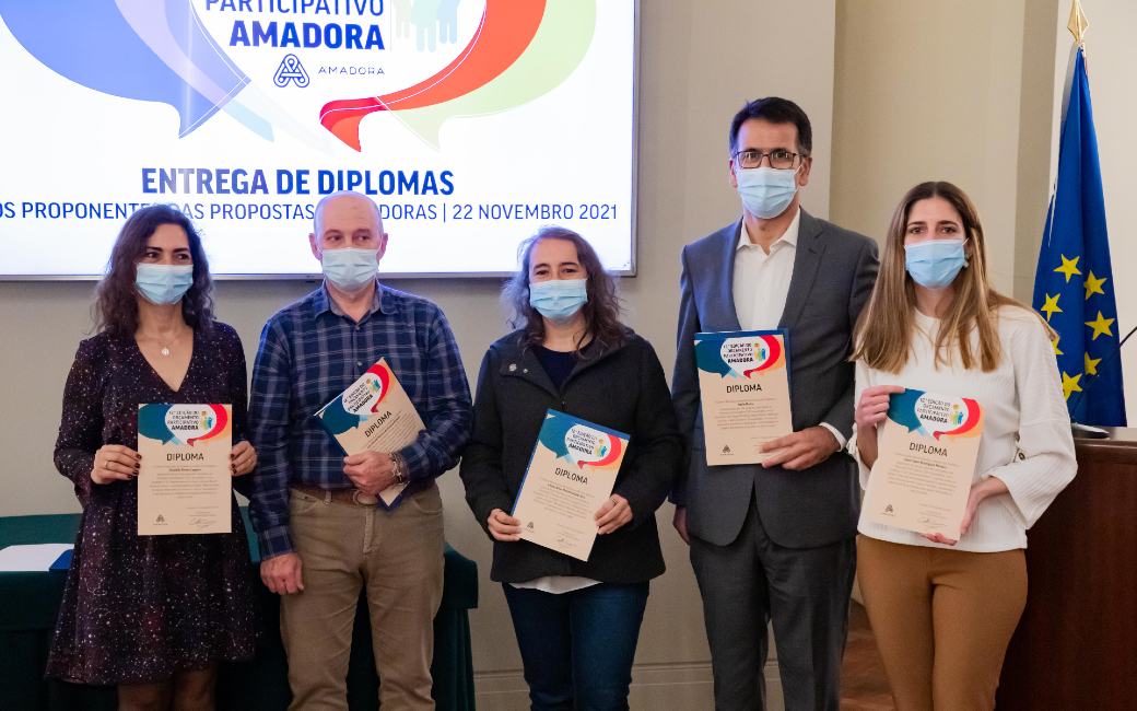 Entrega de diplomas aos proponentes das 5 propostas vencedoras