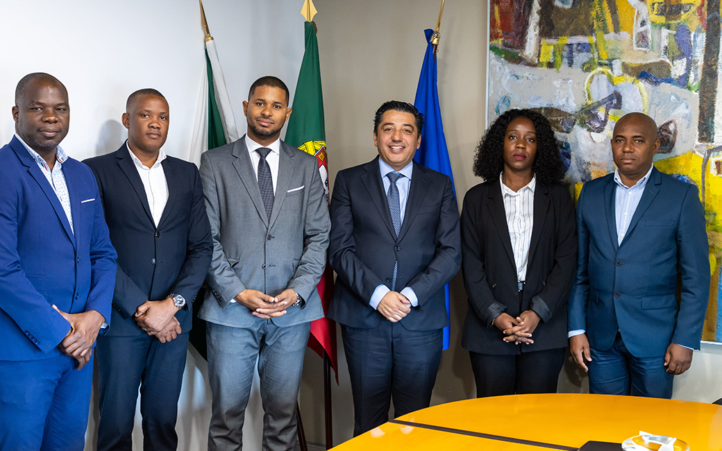Presidente da autarquia da Amadora, Vítor Ferreira, com o Presidente do Governo Regional do Príncipe, Dr. Filipe Nascimento, e respetiva comitiva
