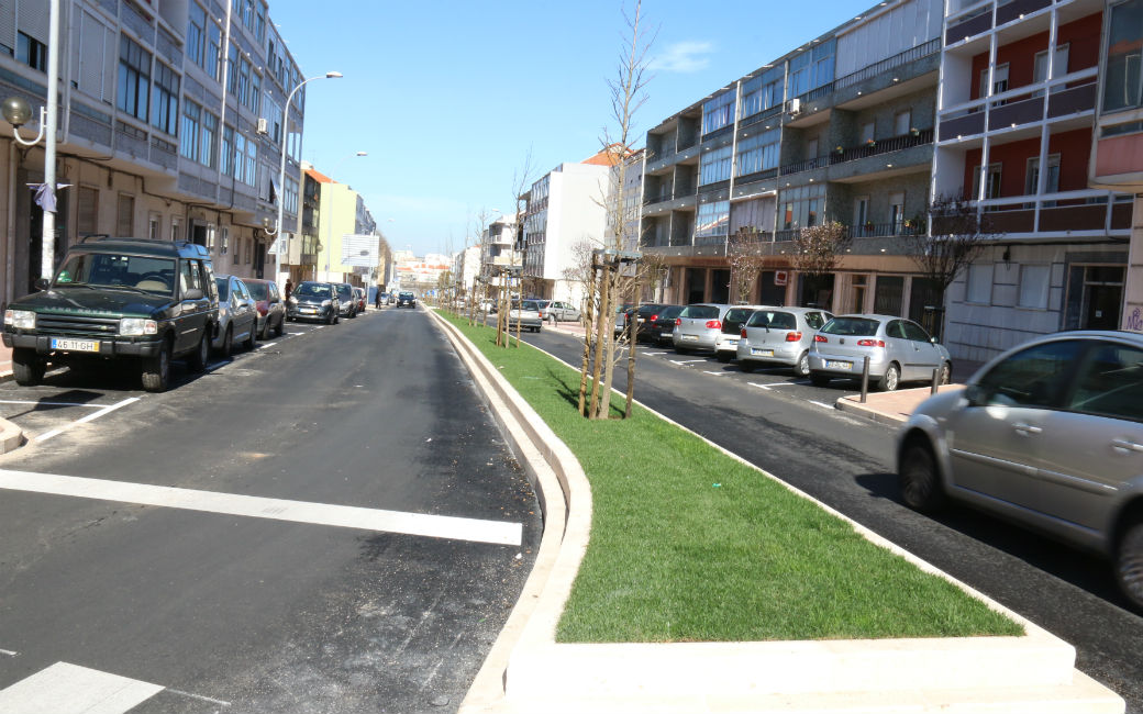 Av. D. João V requalificada | Águas Livres