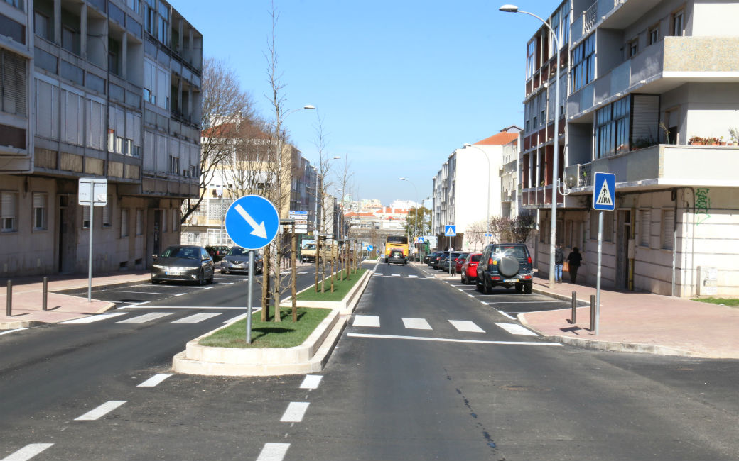 Av. D. João V requalificada | Águas Livres