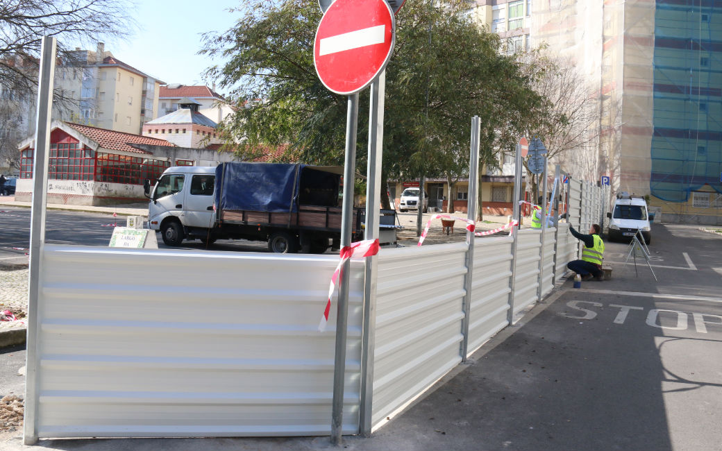 No Largo da Igreja já decorrem as obras do novo Centro de Saúde da Reboleira.