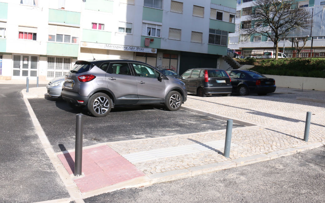 Praceta Alexandre O'Neill reabre com estacionamento melhorado