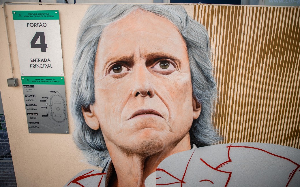 Mural do treinador de futebol Jorge Jesus