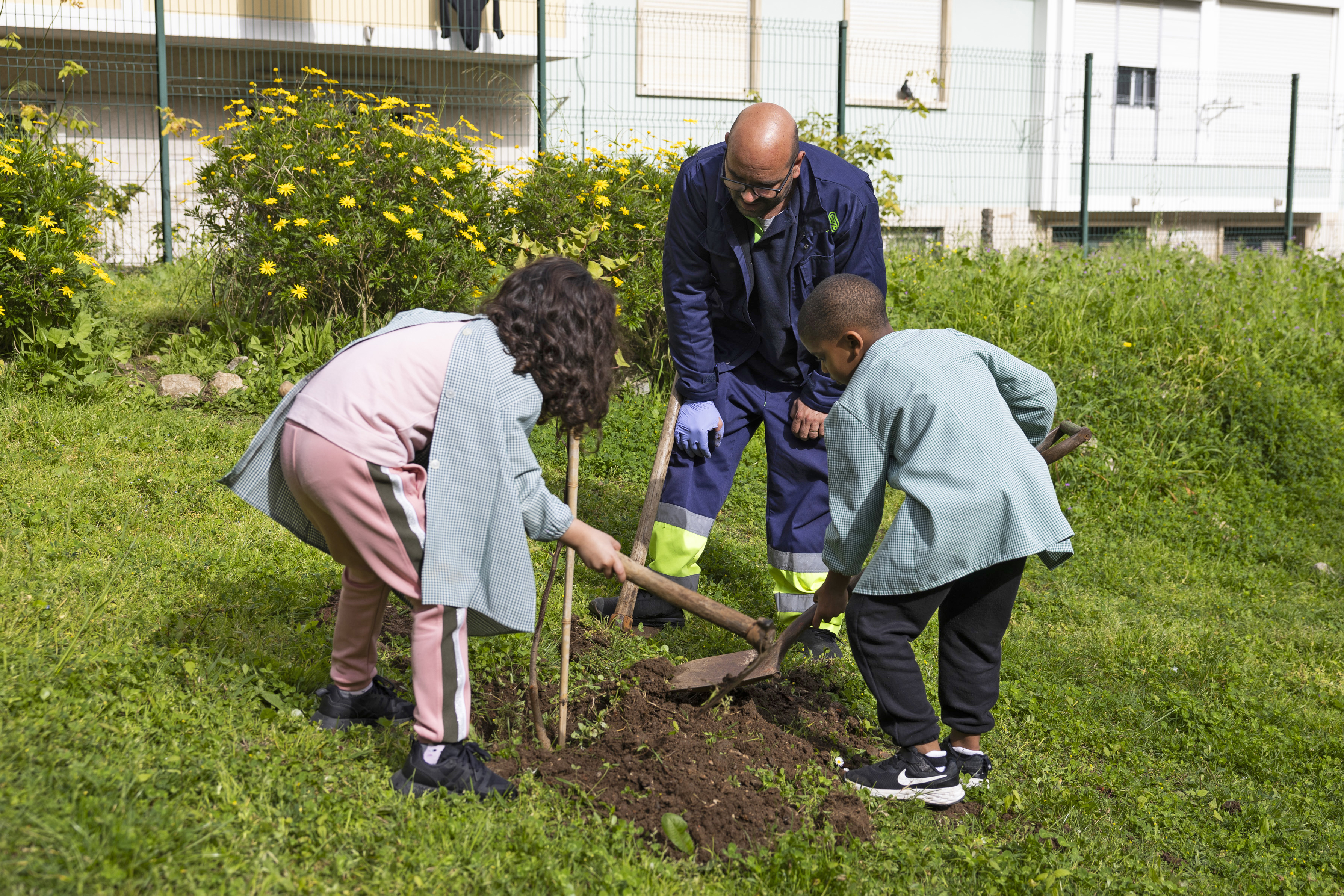 Entre os dias 18 e 21 de março, as crianças e jovens de várias escolas da Amadora tiveram atividades diferentes, relacionadas com a sensibilização para a preservação da natureza, celebrando o Dia Mundial da Floresta, que se assinala a 21 de março.