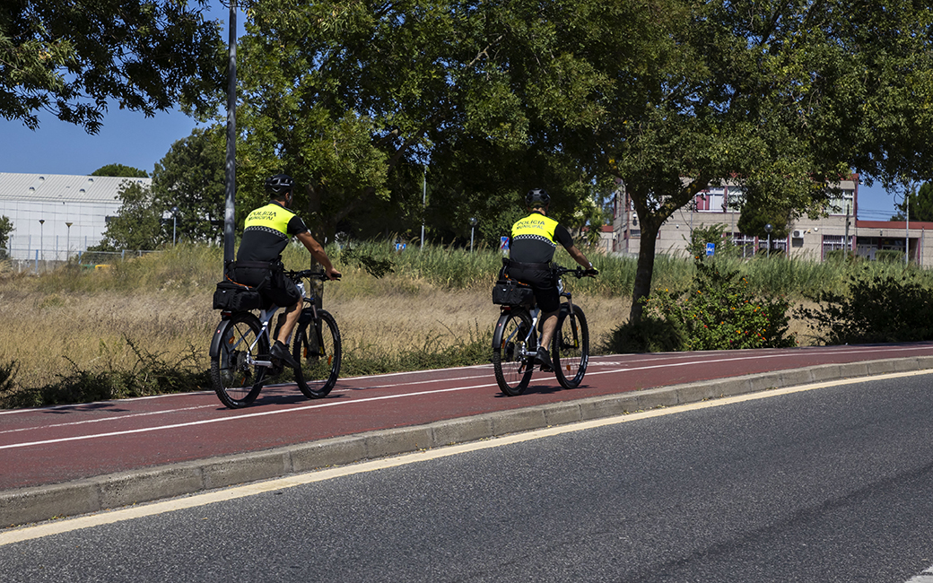 As ciclopatrulhas serão efetuadas diariamente, em todas as freguesias, com especial incidência nos Parques e Jardins da cidade, bem como zonas de lazer e espaços públicos habitualmente frequentados pelas pessoas mais vulneráveis: idosos, com mobilidade reduzida e crianças.